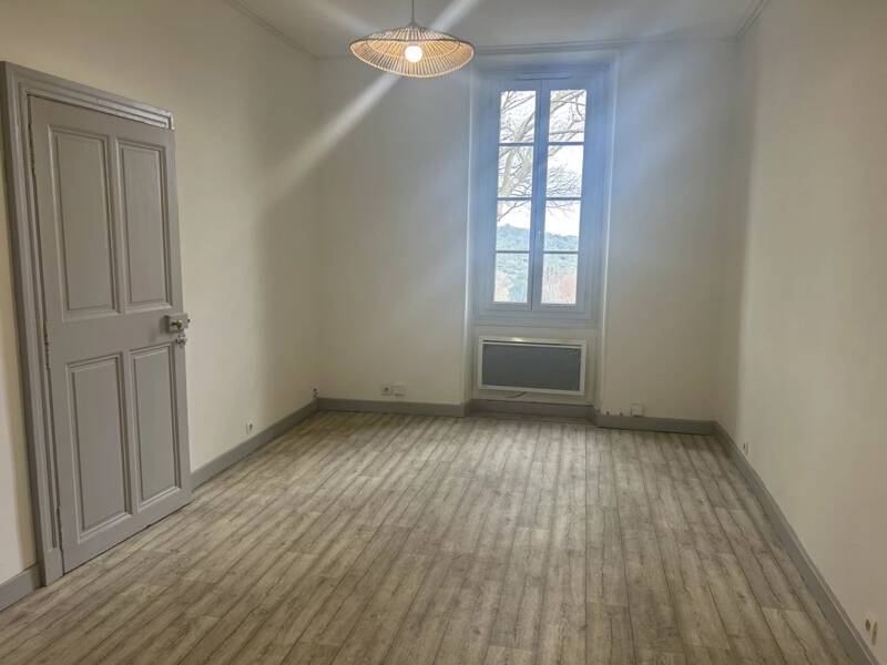 Maison à louer, 51m², UZES