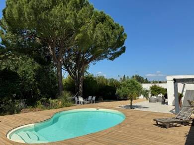 Maison à vendre 850 000 € 7 pièces 5 chambres 260 m² 2 700 m² de terrain Pujaut 30131
