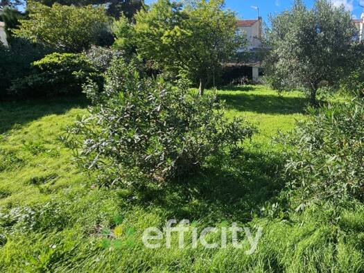 Terrain constructible à vendre 490 000 € 668 m² de terrain Hôpital La Ciotat 13600