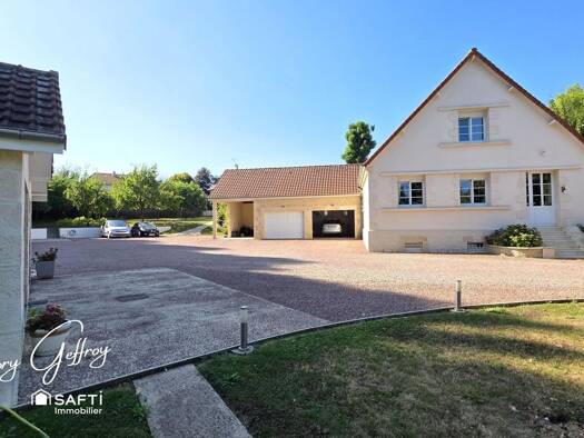 Maison à vendre 549 000 € 5 pièces 4 chambres 199 m² 2 922 m² de terrain Falaise 14700