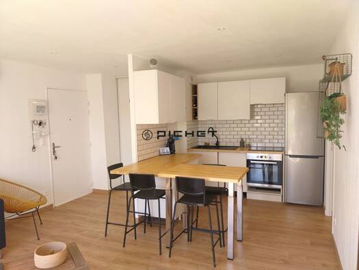 Appartement à vendre 151 900 € 3 pièces 2 chambres 57 m² 1er étage Génissac 33420