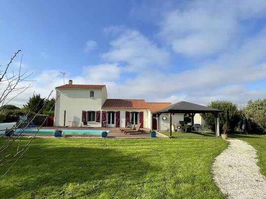 Maison à vendre 348 000 € 6 pièces 4 chambres 163 m² Saint Michel en l Herm 85580
