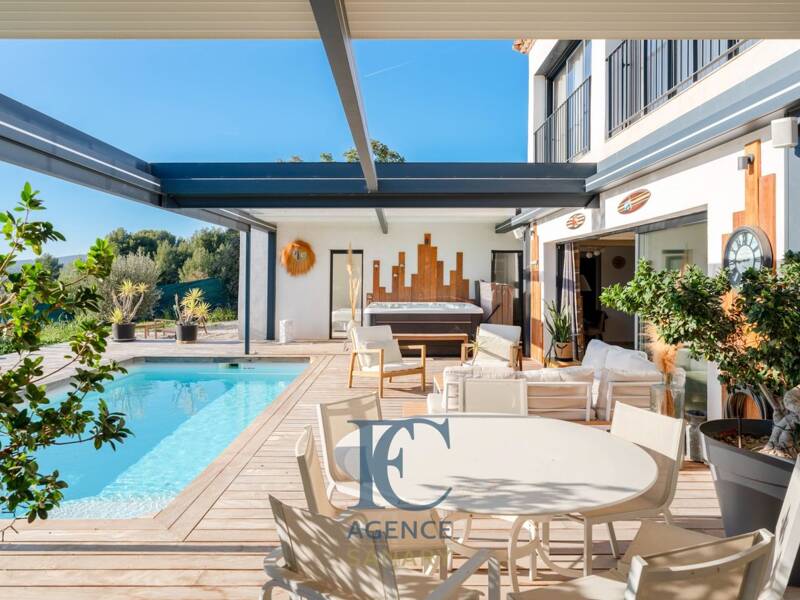 Maison à vendre, 297m², LA CADIERE D'AZUR