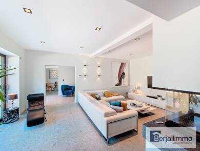Villa à vendre 850 000 € 7 pièces 5 chambres 265 m² 6 116 m² de terrain Genas 69740
