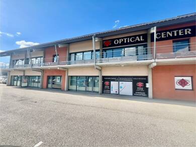 Local commercial à louer 3 333 € 210 m² de surface de vente Pontarlier 25300