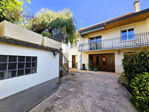 Maison à vendre 193 500 € 4 pièces 2 chambres 135 m² 374 m² de terrain Combronde 63460