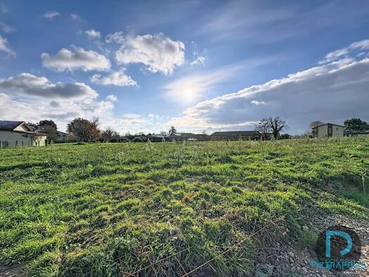 Terrain à vendre 60 000 € 558 m² de terrain Chaveyriat 01660