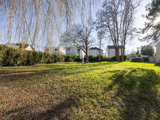 Terrain à vendre 297 000 € 712 m² de terrain Bourg de Saint Thibault Saint-Thibault-des-Vignes 77400