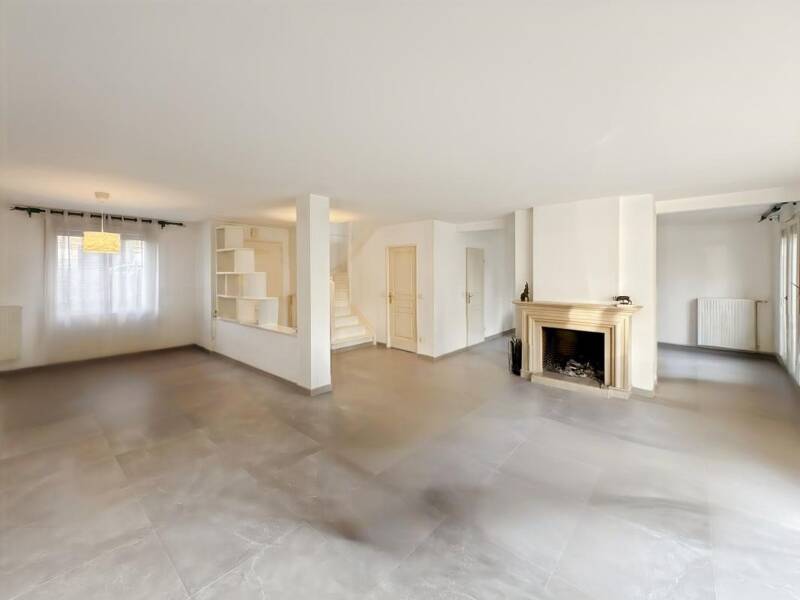 Maison à louer, 227m², ETIOLLES