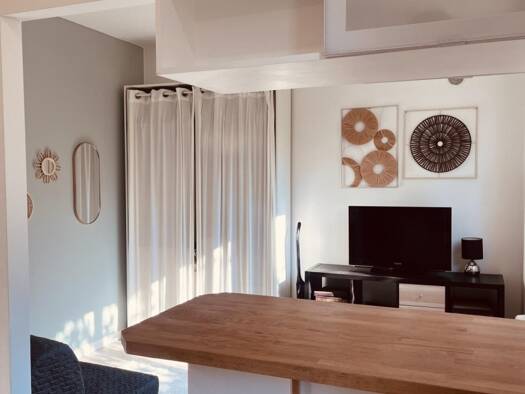 Appartement à louer - logement étudiant 790 € 1 pièce 22 m² RDC/5 Nogent-sur-Marne 94130