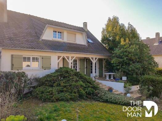 Maison à vendre 220 000 € 6 pièces 4 chambres 124 m² 583 m² de terrain Trouy 18570
