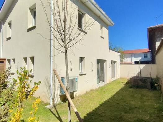 Villa à vendre - Neuf 425 000 € 4 pièces 3 chambres 106 m² 180 m² de terrain Sathonay-Village 69580