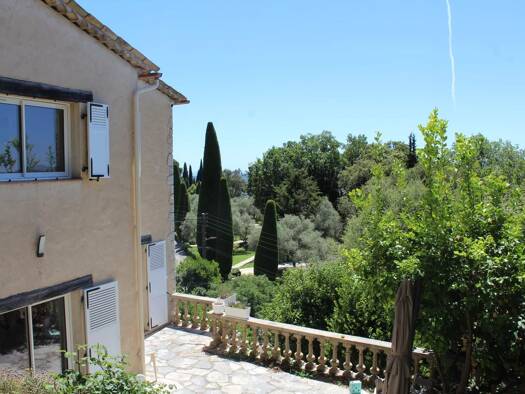Villa à vendre 690 000 € 5 pièces 3 chambres 146 m² 925 m² de terrain Roquevignon-La Marbriere Grasse 06130