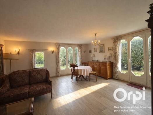 Maison à vendre 472 500 € 5 pièces 4 chambres 105 m² 211 m² de terrain Le Village Montigny-le-Bretonneux 78180