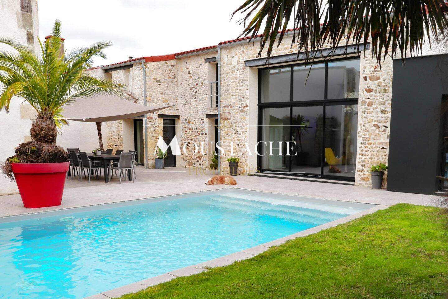 Maison à vendre, 205m², MORNAC SUR SEUDRE