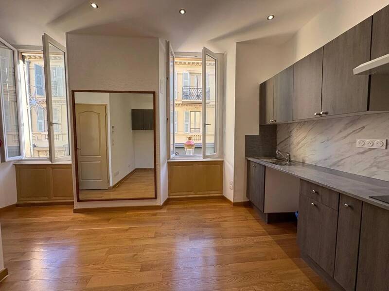 Maison à louer, 25m², NICE