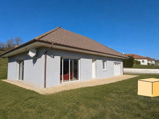 Maison de plain-pied à vendre 340 000 € 3 pièces 2 chambres 85 m² 829 m² de terrain Saint-Pierre-de-Curtille 73310