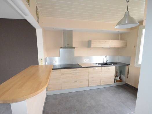 Maison à louer - Première occupation 760 € 4 pièces 3 chambres 90 m² 200 m² de terrain Lardaille-Roulandou Castres 81100