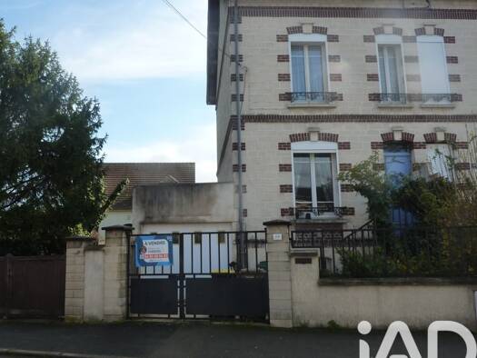 Maison de ville à vendre 235 000 € 6 pièces 4 chambres 104,7 m² 621 m² de terrain Centre Ville Nogent-sur-Oise 60180
