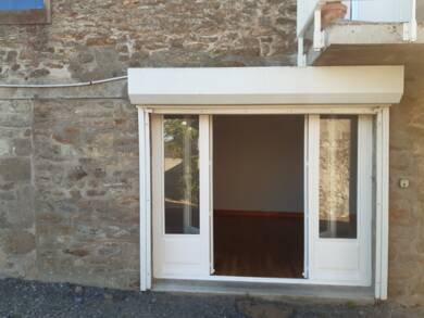 Appartement à louer 305 € 1 pièce 25 m² RDC Plumergat 56400