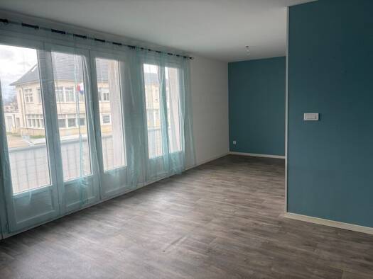Appartement à louer 840 € 3 pièces 2 chambres 63 m² Centre Ville Haut Bellerive-sur-Allier 03700