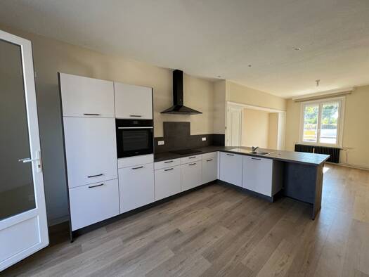 Maison à louer 1 140 € 4 pièces 3 chambres 135 m² Le Centre-Centre Ville Roanne 42300