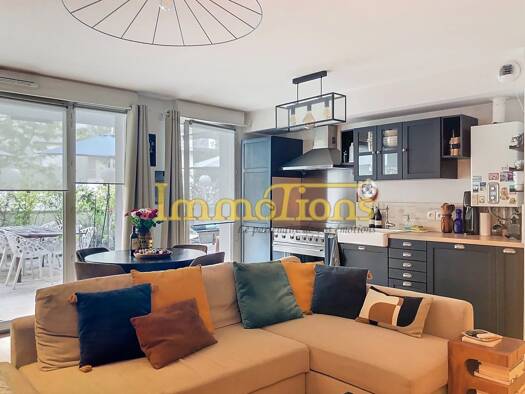 Appartement à vendre 322 000 € 3 pièces 2 chambres 66 m² RDC/4 Bealieres Meylan 38240