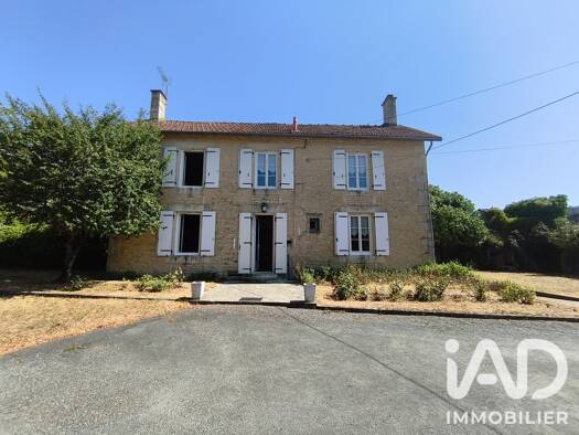 Maison à vendre 153 000 € 4 pièces 3 chambres 139 m² 2 505 m² de terrain Rom 79120
