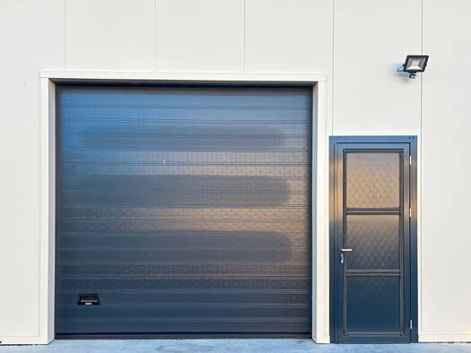 Entrepôt à louer 800 € 84 m² d'espace de stockage Mandres-les-Roses 94520