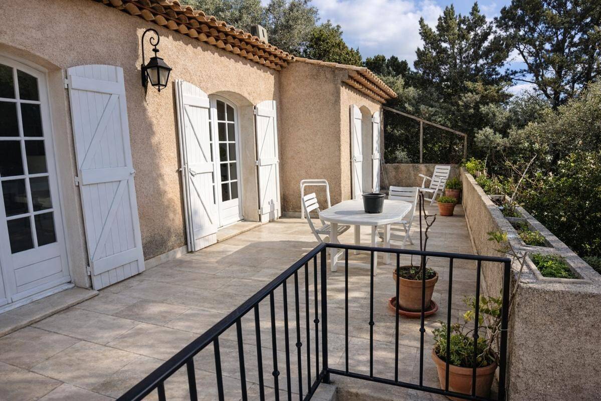 Maison à vendre, 186m², LE REVEST LES EAUX