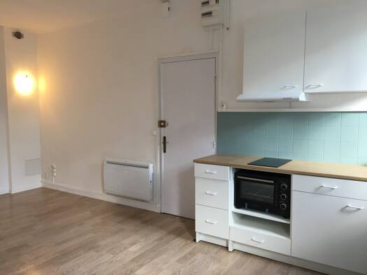 Appartement à louer 517 € 2 pièces 1 chambre 40 m² RDC/2 Rochefort 17300