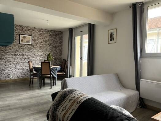 Appartement à vendre 95 064 € 3 pièces 2 chambres 68 m² Étage 2/2 Centre-Soum Lourdes 65100