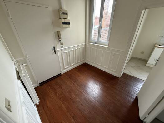 Appartement à louer 725 € 2 pièces 1 chambre 38,3 m² 2ème étage Melun 77000