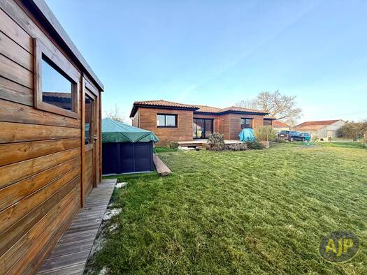 Maison à vendre - Première occupation 301 900 € 5 pièces 3 chambres 97 m² 756 m² de terrain Saint-Mars-de-Coutais 44680