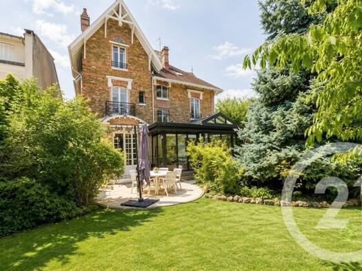 Maison à vendre 1 680 000 € 10 pièces 7 chambres 272 m² 700 m² de terrain Saint-Maur-des-Fossés 94100