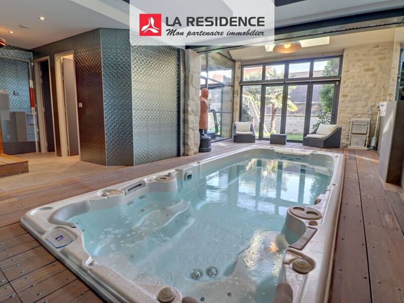 Maison à vendre, 563m², JOUY LE MOUTIER