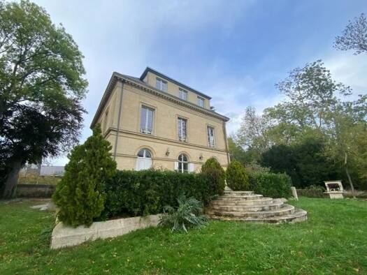 Maison à louer 6 000 € 12 pièces 9 chambres 290,4 m² Bretteville-sur-Odon 14760