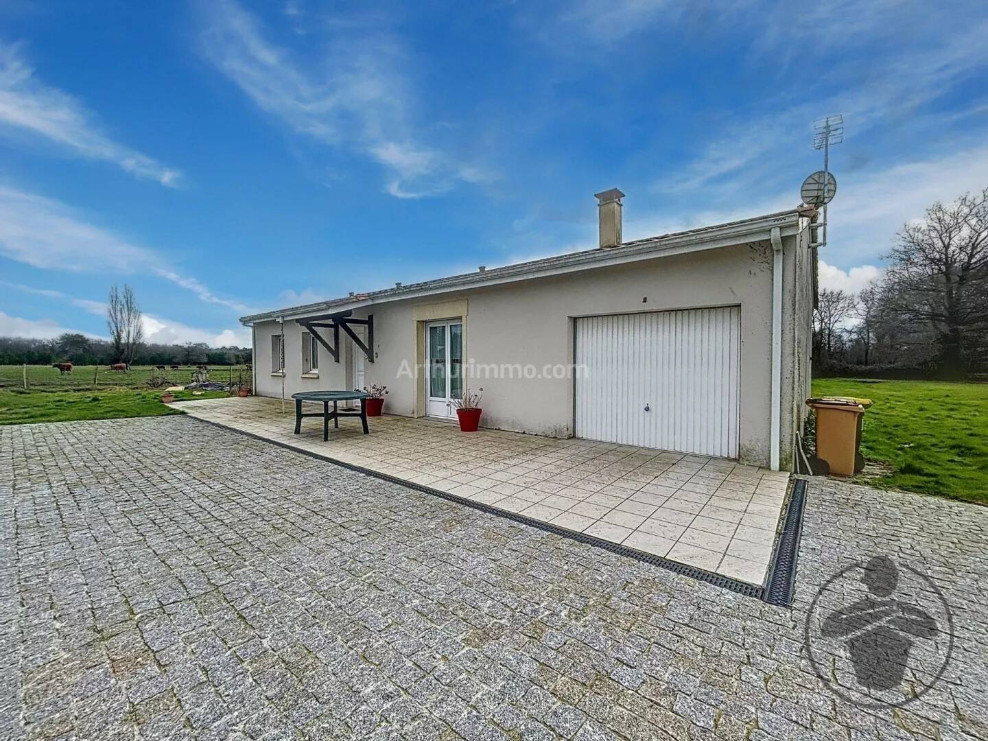 Maison à vendre, 105m², SAINT CHRISTOLY DE BLAYE