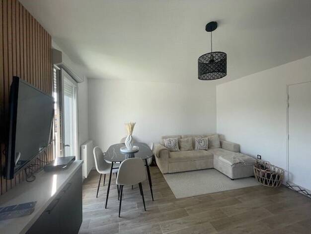 Appartement à louer 790 € 2 pièces 1 chambre 30,6 m² 3ème étage Les Mousseaux Villepinte 93420