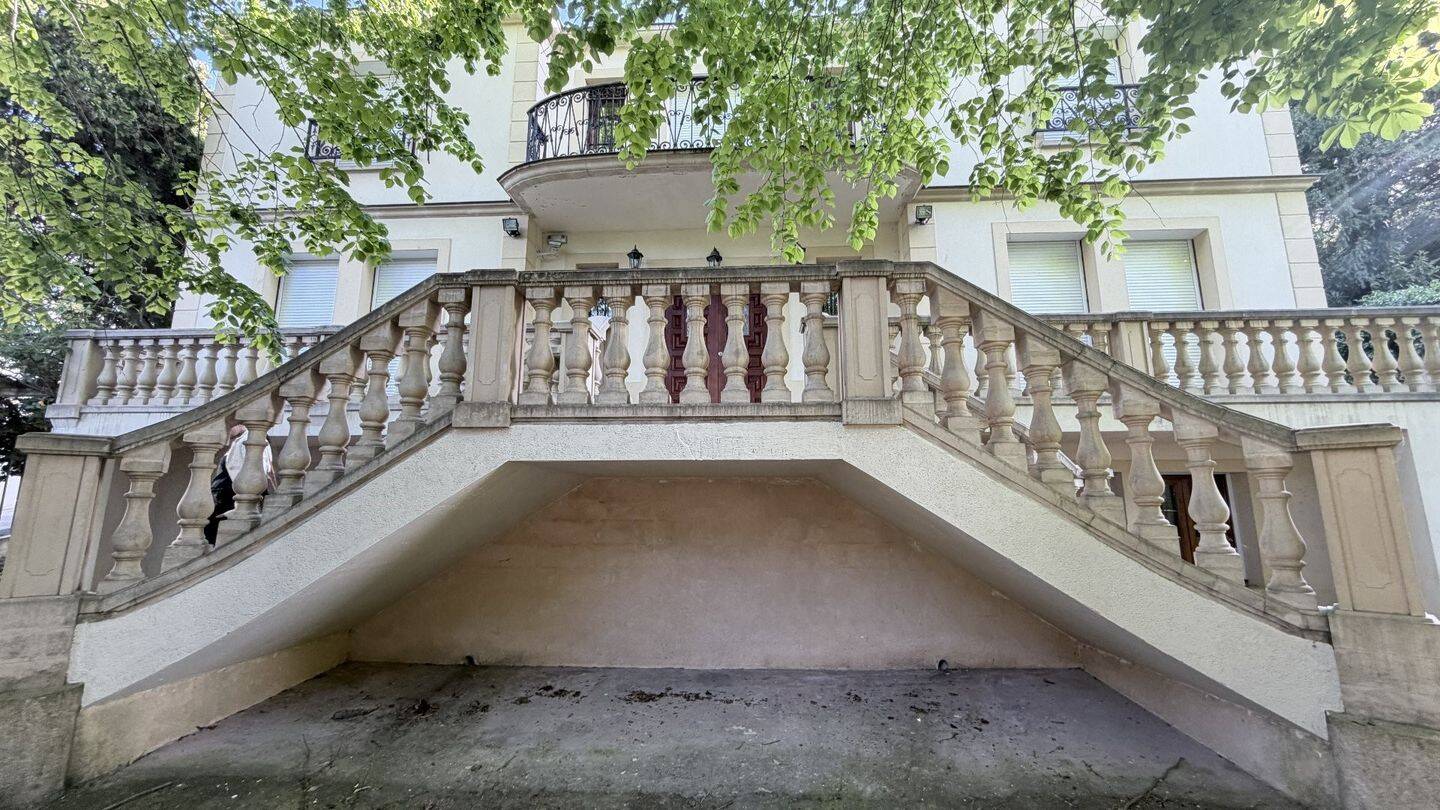 Maison à vendre, 301m², SAINT MAUR DES FOSSES