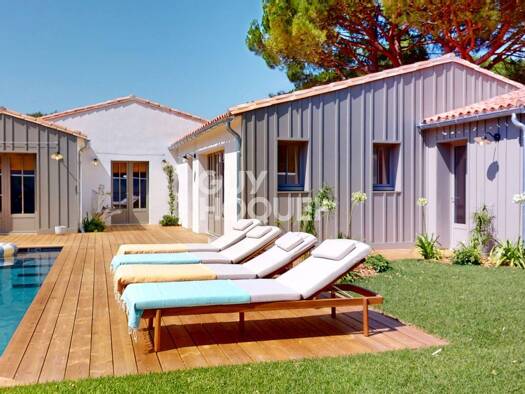 Maison à vendre 2 438 000 € 6 pièces 5 chambres 150 m² 892 m² de terrain Île De Ré Le Bois Plage en Re 17580
