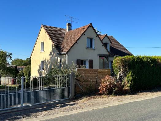 Maison de plain-pied à vendre 179 760 € 5 pièces 4 chambres 124 m² 2 552 m² de terrain Montgivray 36400