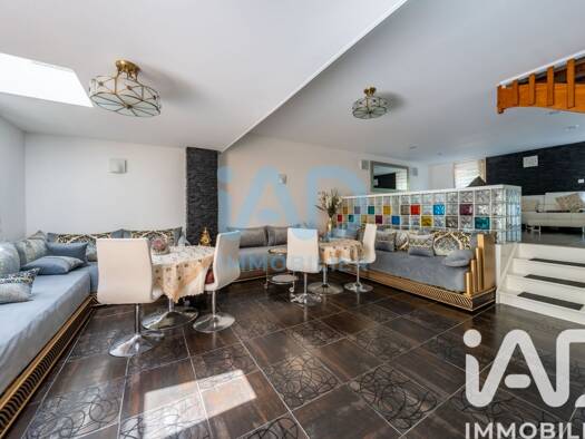 Maison à vendre 335 000 € 5 pièces 4 chambres 160 m² 149 m² de terrain Parc des Sports Savigny-le-Temple 77176