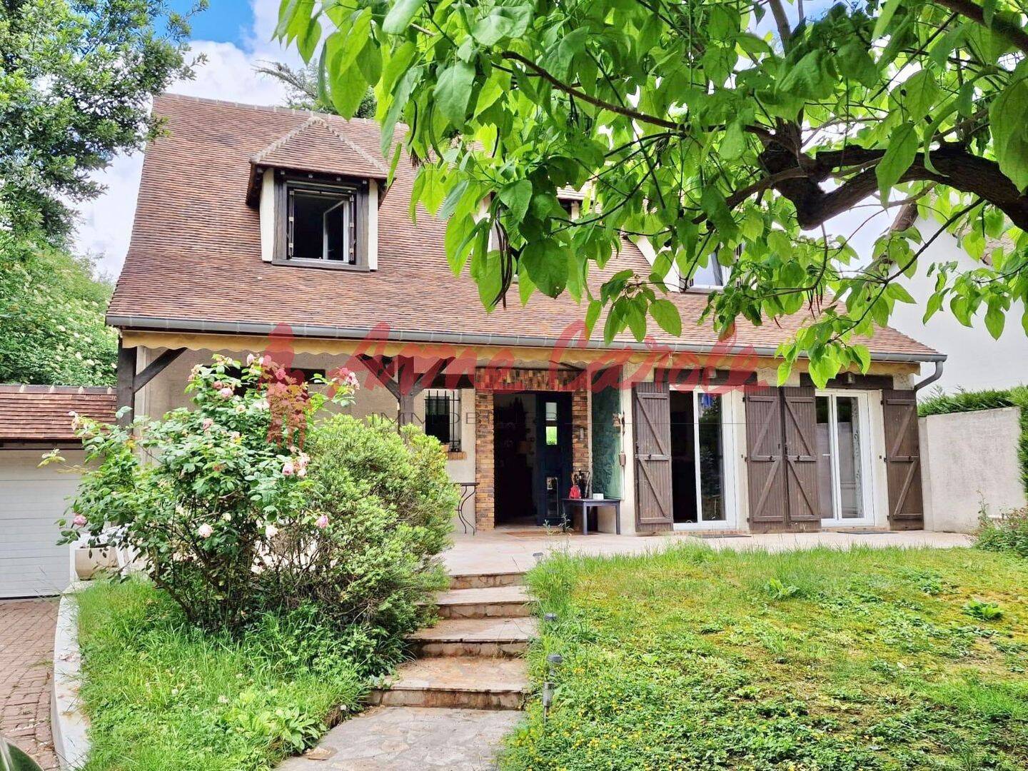 Maison à vendre, 150m², SAINT MAUR DES FOSSES