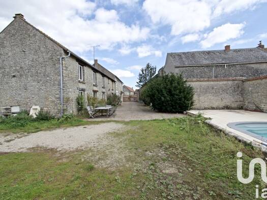 Maison à vendre 339 500 € 10 pièces 5 chambres 265 m² 2 388 m² de terrain Thignonville 45300