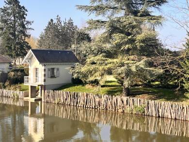 Chalet à vendre 275 600 € 2 pièces 1 chambre 24 m² 7 256 m² de terrain Olivet 45160