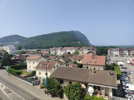 Appartement à vendre 285 000 € 3 pièces 2 chambres 70 m² Étage 4/6 Annemasse 74100