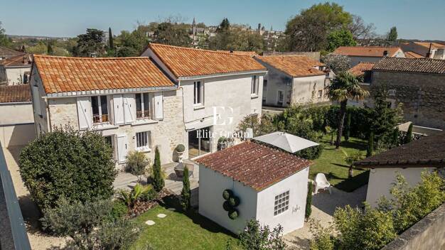 Maison à vendre 374 500 € 5 pièces 3 chambres 130 m² 518 m² de terrain Saint Ausone-Saint Martin-Saint Gelais Angouleme 16000