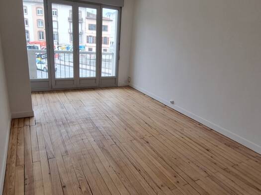 Appartement à louer 857 € 4 pièces 3 chambres 65 m² 1er étage Côte Pavée-L Hers-La Terrasse Toulouse 31500