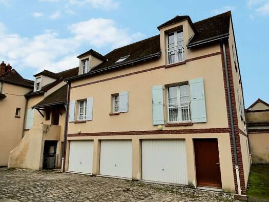 Appartement à vendre 179 999 € 3 pièces 2 chambres 75 m² Étage 2/2 Maintenon 28130